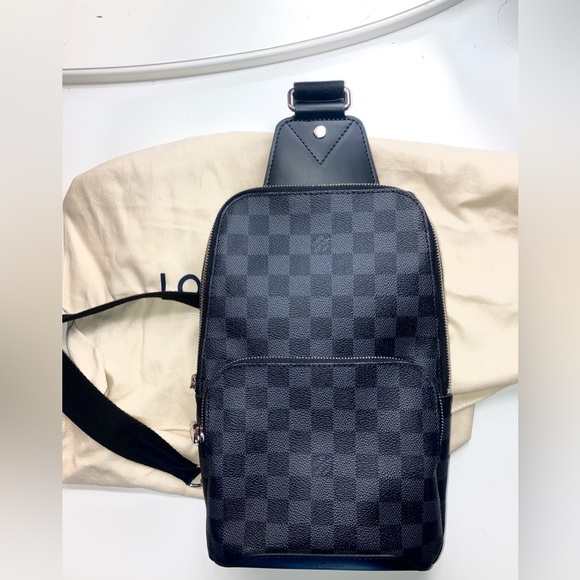 Louis Vuitton Avenue Sling Bag - Picture 12 of 15